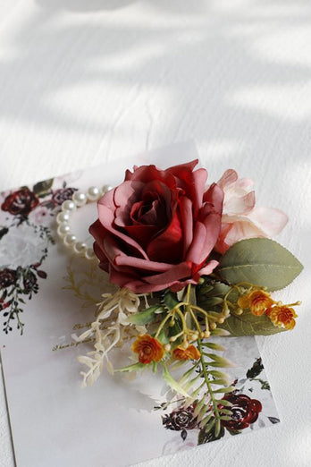 Elegant rouge Prom Wrist Corsage och mäns Boutonniere för bröllopsfest