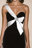 Svart Satin One Shoulder Slida Militär Ball Klänning med slits