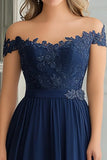 Elegant A-linje Marinblå Off The Shoulder Chiffong Lång Klänning För Brudens Mor Med Spetsapplikationer