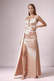 Elegant Rodnad Satin Slida Plisserad Lång Bröllop Gäst Klänning Med Sidoslits
