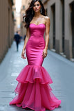 Fuchsia Satin Mermaid Axelbandslös Balklänning med volang Hem