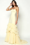 Gul Fodral Axelbandslös Ruffled Tiered Prom Klänning
