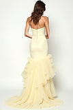 Gul Fodral Axelbandslös Ruffled Tiered Prom Klänning