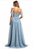 Dusty Blue Off The Shoulder rynkad lång brudtärna klänning
