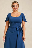 Bläckblå A Line Satin Plus Size Klänning till brudens mor med korta ärmar