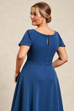 Bläckblå A Line Satin Plus Size Klänning till brudens mor med korta ärmar