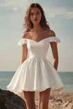Off the Shoulder Ruffle Vit Graduation Klänning