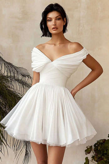Off The Shoulder A Line Ruched White Graduation Klänning