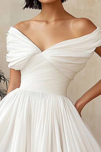 Off The Shoulder A Line Ruched White Graduation Klänning