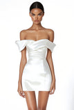 Off The Shoulder Vit Bodycon Satin Examensklänning