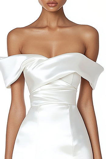Off The Shoulder Vit Bodycon Satin Examensklänning