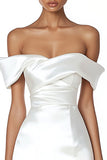 Off The Shoulder Vit Bodycon Satin Examensklänning