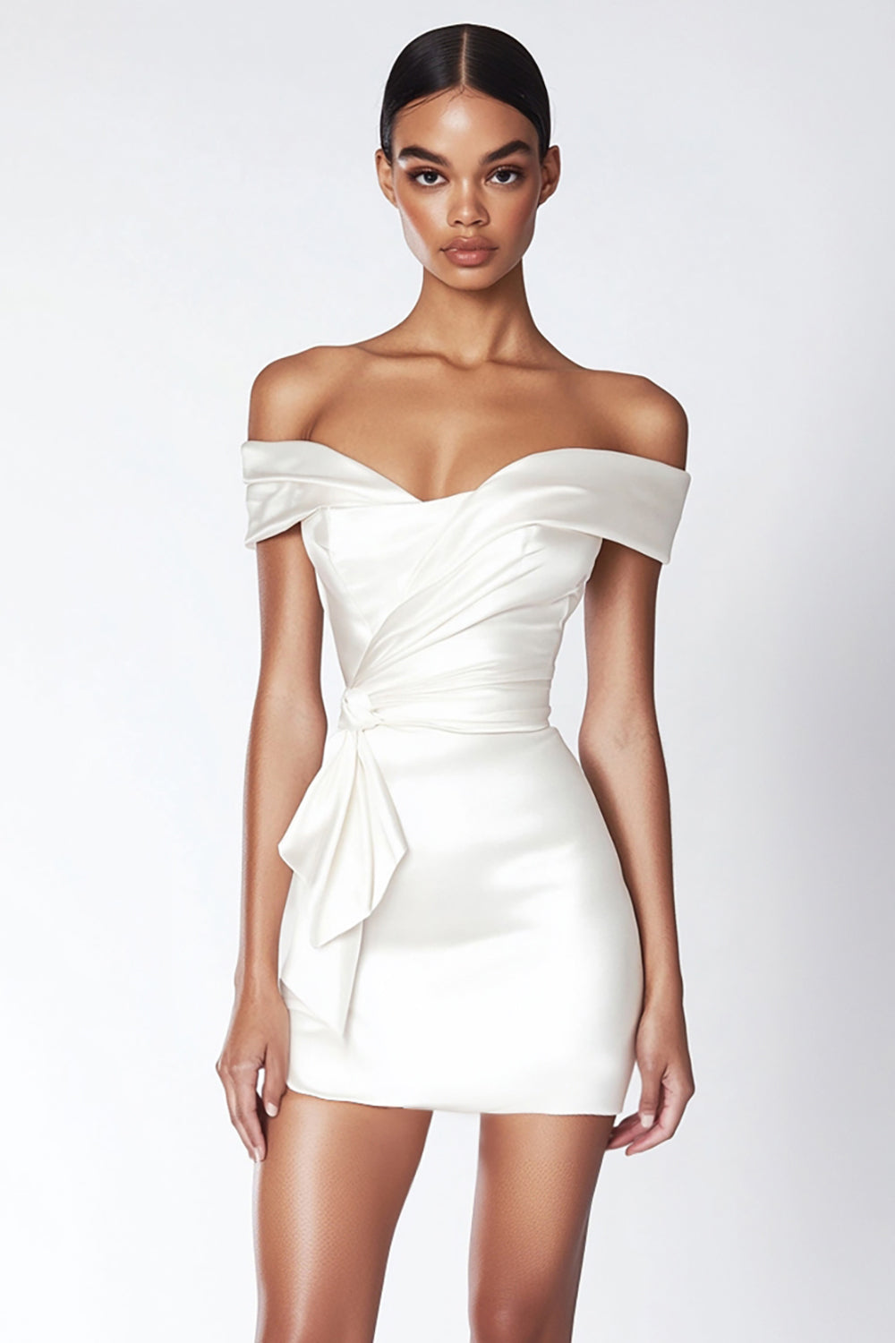 Off The Shoulder Vit Satin Bodycon Examensklänning