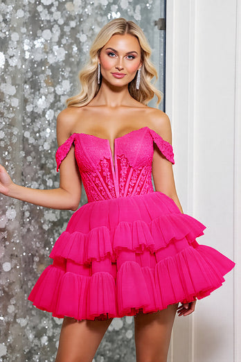 En linje från axeln Fuchsia Tiered Mini Homecoming Klänning