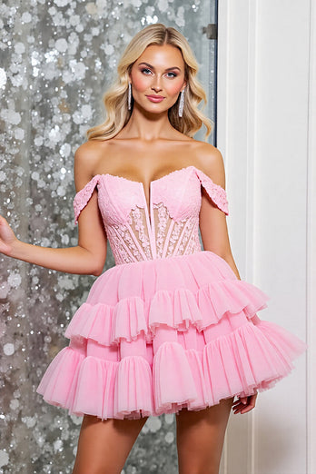 En linje från axeln Fuchsia Tiered Mini Homecoming Klänning