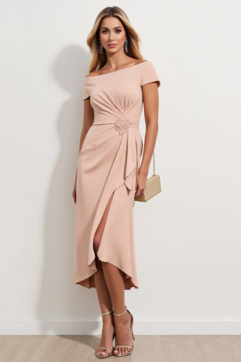 Off the Shoulder Slida Aprikos Rynkad Midi Klänning för Brudens Mor med Slits