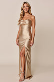Guld Slida Cowl Neck Satin Bridesmaid Klänning med slits