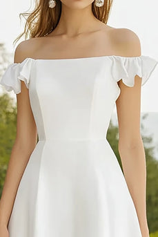Off The Shoulder Vit Satin Ruffled Graduation Klänning