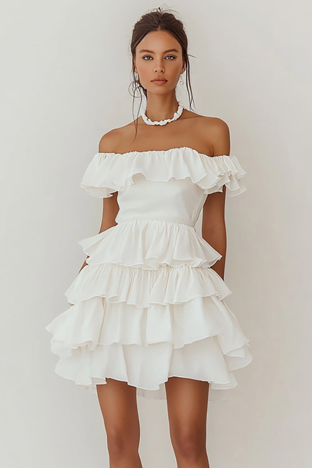 Off The Shoulder Tiered En Linje Vit Examensklänning