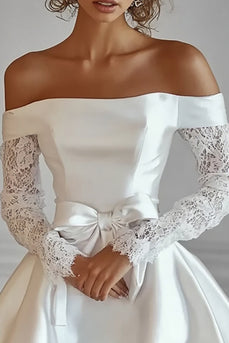 Off The Shoulder Långa ärmar En linje Vit Graduation Klänning
