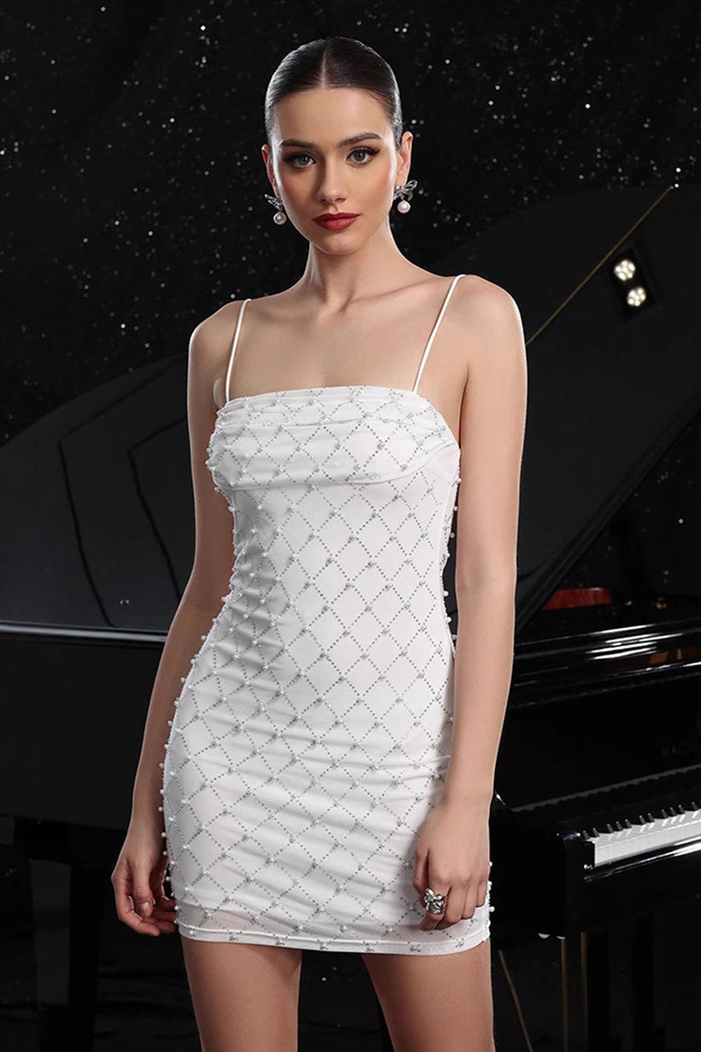 Vita Spaghetti Remmar Bodycon Cocktailklänning med Pärlor