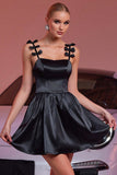 Svart Satin A Line Spaghetti Straps Cocktailklänning Med Rosetter