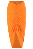 Ett stycke orange rynkade strandbadkläder