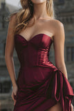 Bodycon Axelbandslös Korsett Satin Kort Vinröd Homecoming Klänning med Streamer