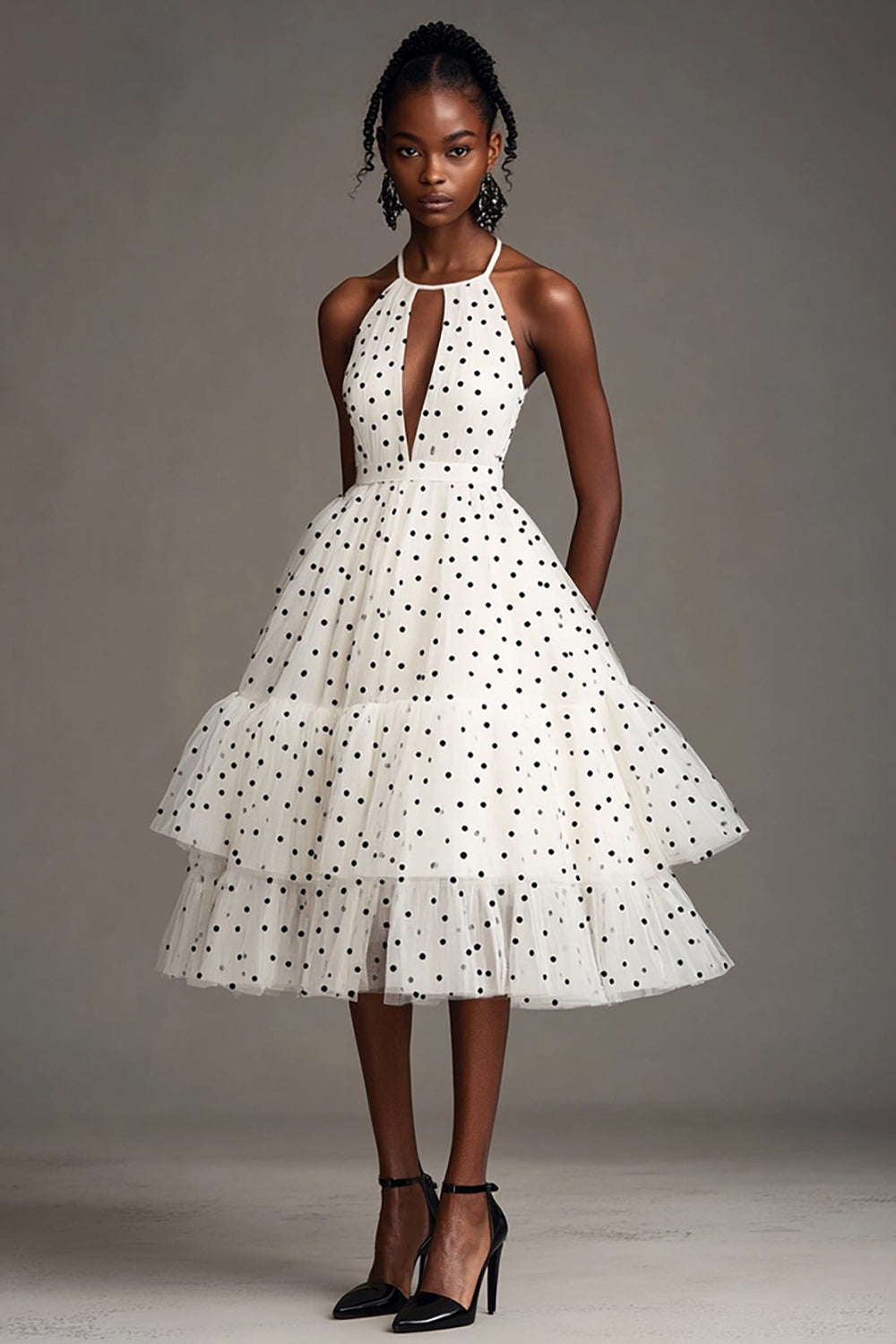Vit En Linje Halter Cut Out Svart Polka Dot Klänning