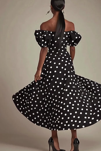 Svart En linje från axeln Vit Polka Dots Klänning med slits