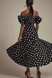 Svart En linje från axeln Vit Polka Dots Klänning med slits