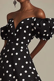 Svart En linje från axeln Vit Polka Dots Klänning med slits