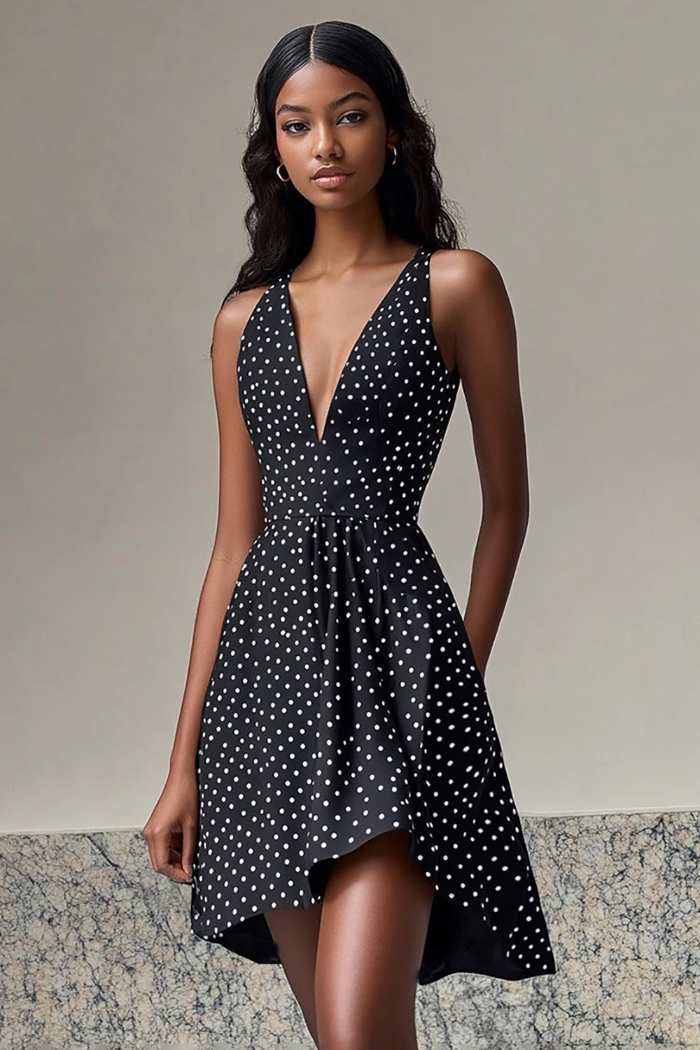 Svart A Line V-hals Kort Vit Polka Dots Klänning