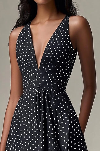 Svart A Line V-hals Kort Vit Polka Dots Klänning