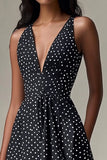 Svart A Line V-hals Kort Vit Polka Dots Klänning
