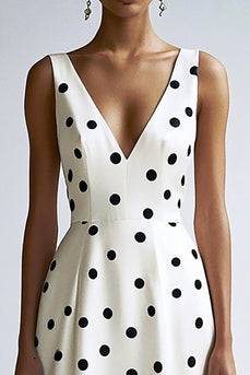 A Line V-ringad Midi Vit Svart Polka Dots Klänning