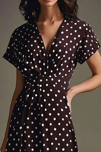 A Line Chiffong Kaffe Vita Polka Dots Klänning med Korta ärmar