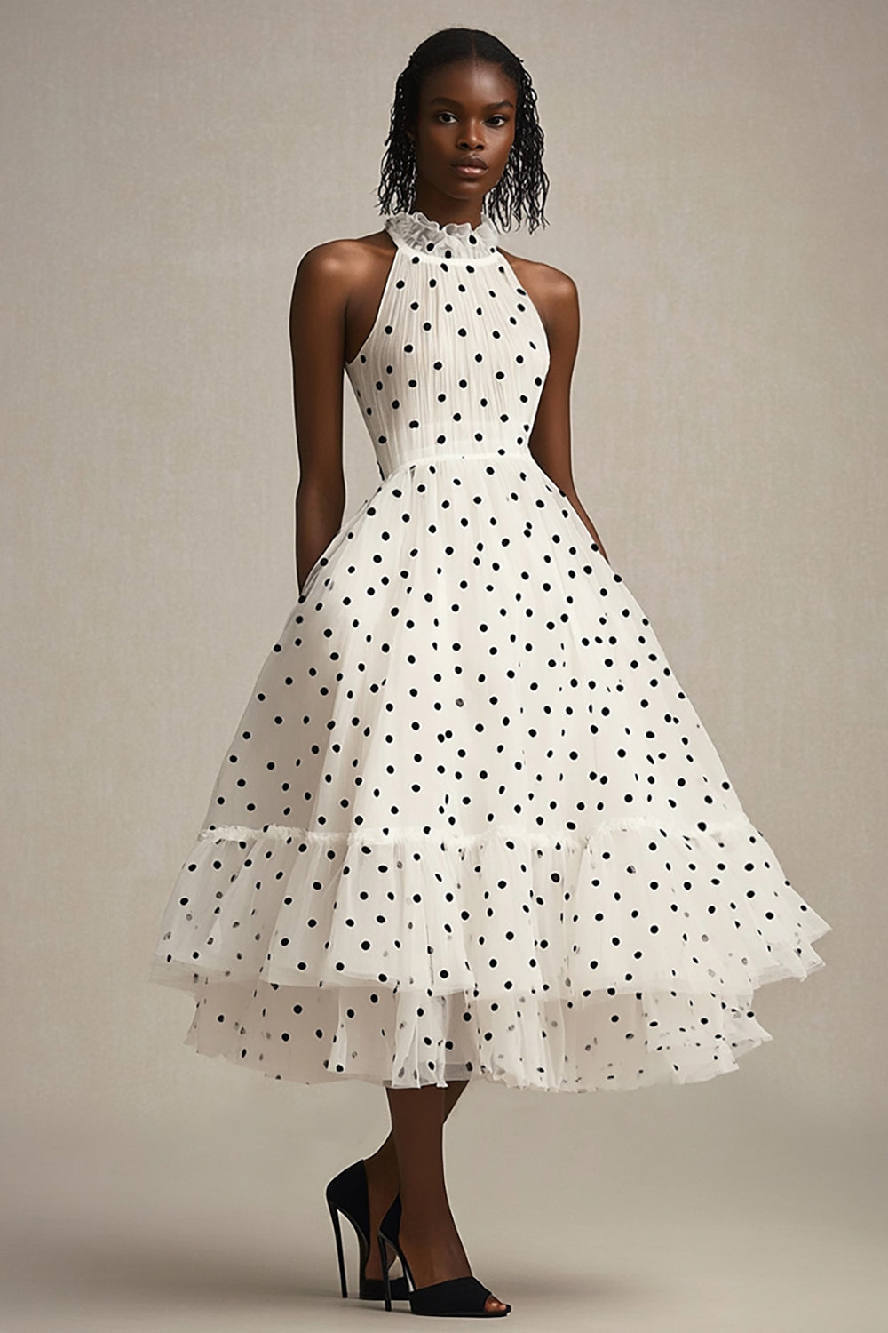En linje Ruffled Hög hals Vit Svart Polka Dots Klänning