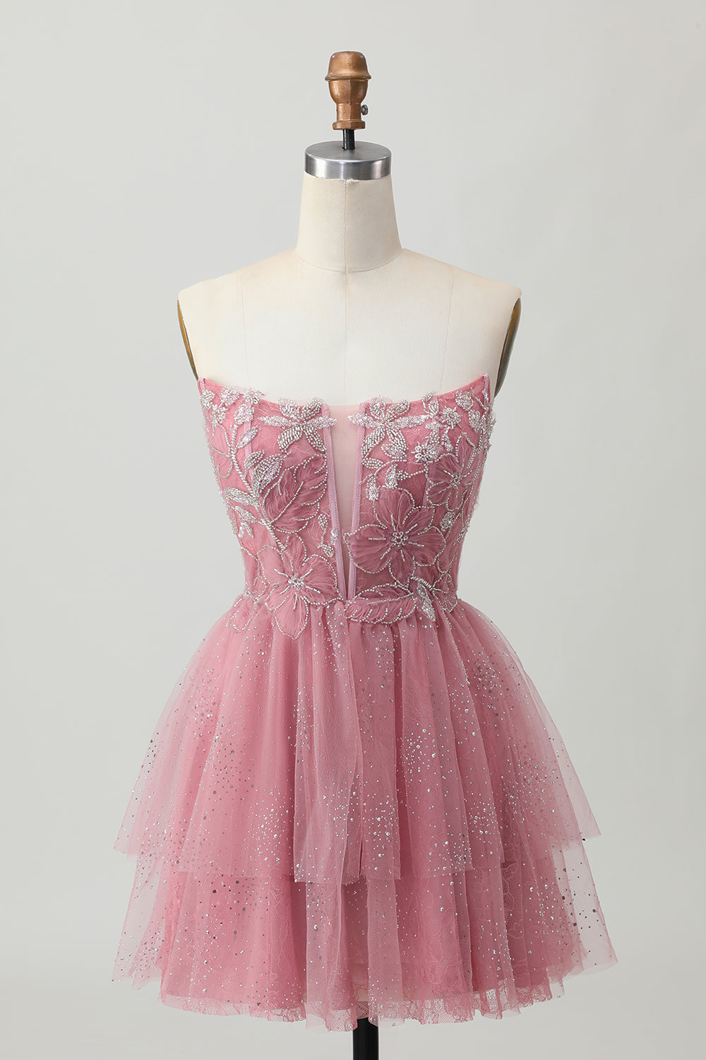 Dusty Rose A-linje Axelbandslös Tiered Tyll Kort Homecoming Klänning med Beading