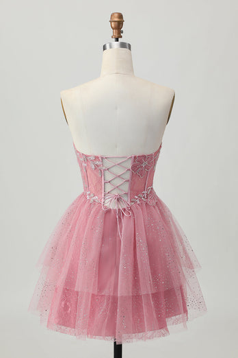 Dusty Rose A-linje Axelbandslös Tiered Tyll Kort Homecoming Klänning med Beading