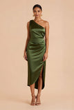 Oliv Slida One Shoulder Midi Brudtärna Klänning med slits