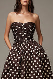 Mörkbrun Axelbandslös Satin A-linje Midi Polka Dots Klänning