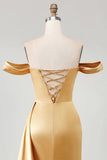 Gyllene sjöjungfru axelbunden, pärlplissad satinlång lång balklänning med slits