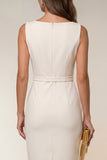 Elfenbensfärgad bodycon bateau-halsad midi-arbetsklänning med ärmlös
