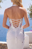 Vit halterneck bodycon blommig hemkomstklänning med pärlbroderi