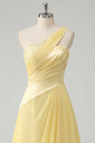 A-linje Chiffon Butter Yellow Enaxlad rynkad maxiklänning med slits