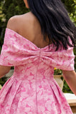 A-linje fuchsia jacquard med axelbunden mini-homecoming-klänning med rosett