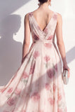 A-linje Chiffon Rouge V-ringad midi-blommig klänning med rynkor