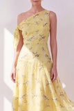 Enaxlad A-linje gul chiffon asymmetrisk midi-blommig klänning