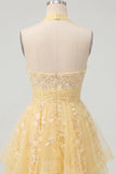 Butter Yellow A-linje halter neck Blommig hemkomstklänning